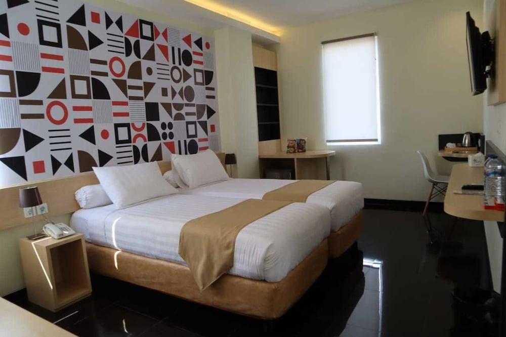 Front One Inn Kediri Kediri  Εξωτερικό φωτογραφία